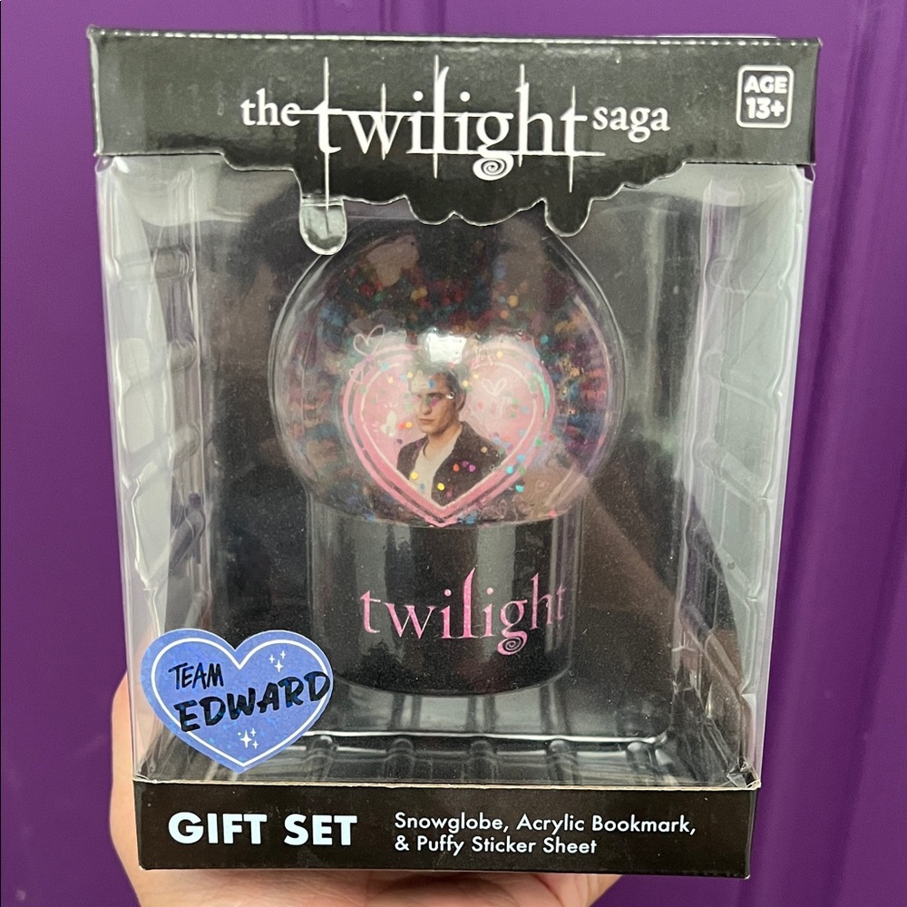 NIB The Twilight Saga Snowglobe Gift Set